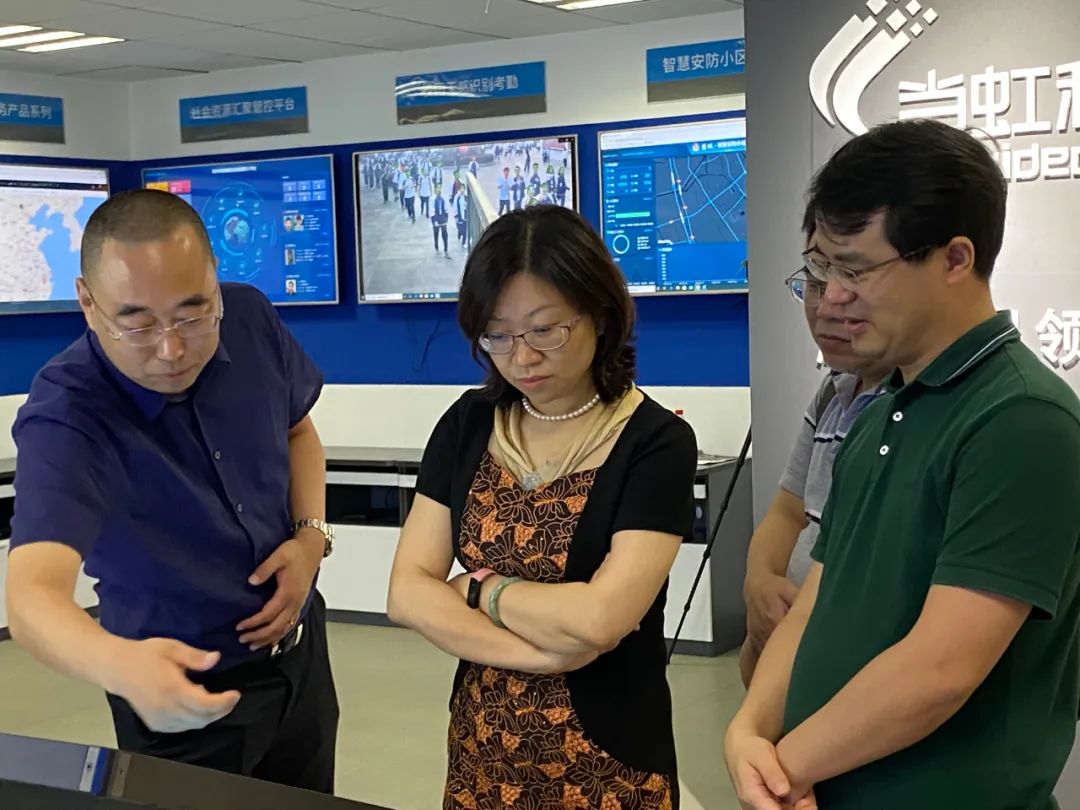 杭州市科技局党组书记周扬一行考察调研尊龙在线登录科技