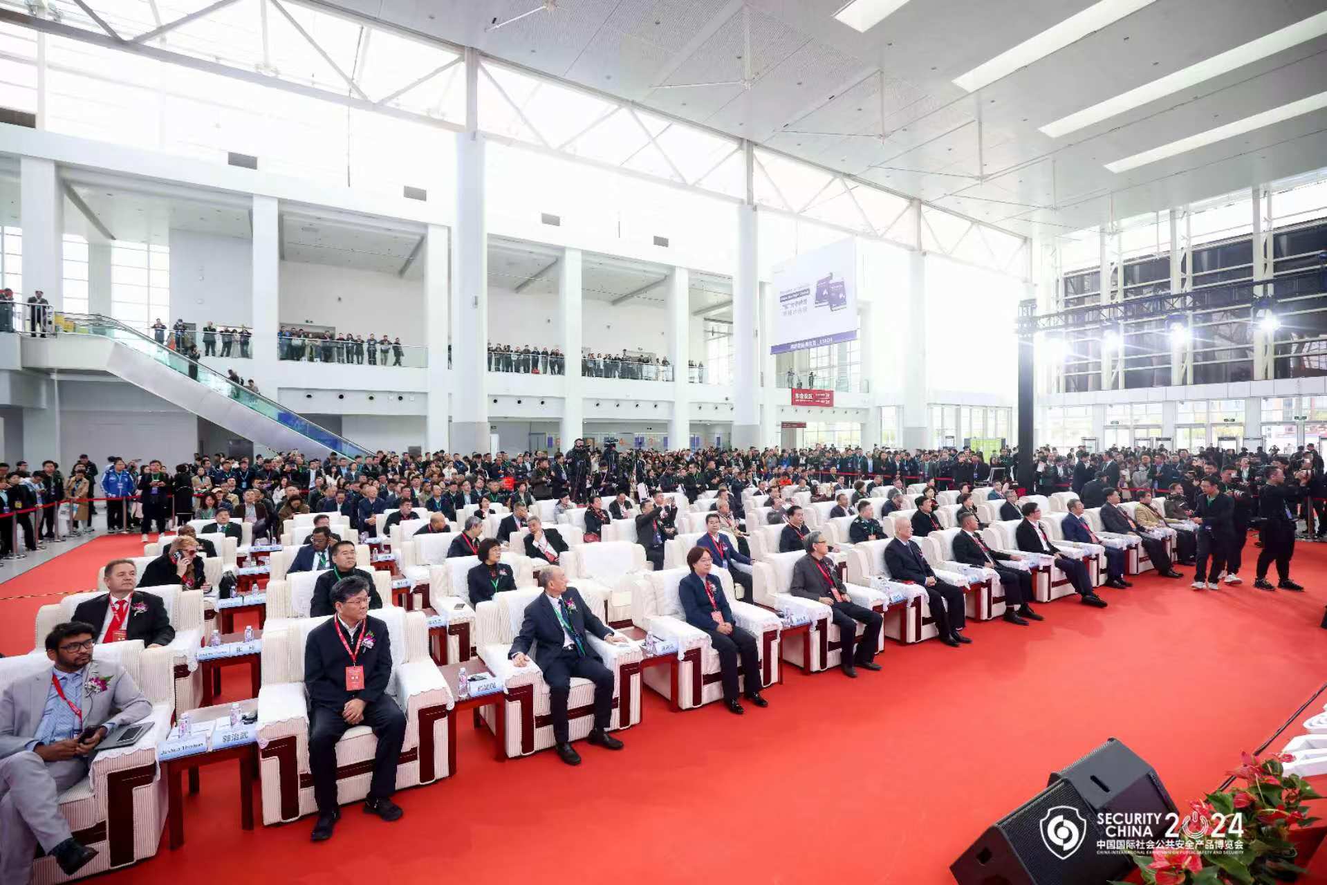 AI大模型+城市运营，尊龙在线登录龙智“数字安全员”亮相北京安博会！